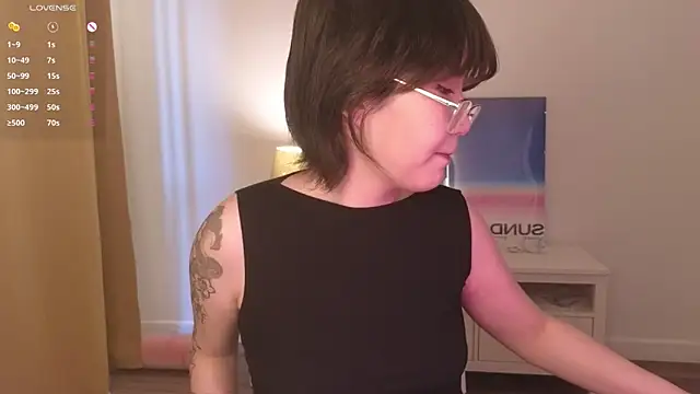nullgirl online show from June 6, 3:12 am
