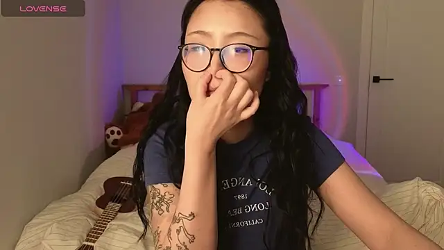 nullgirl online show from May 15, 12:19 am