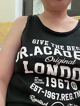 Donna9696 online show from April 22, 1:29 pm