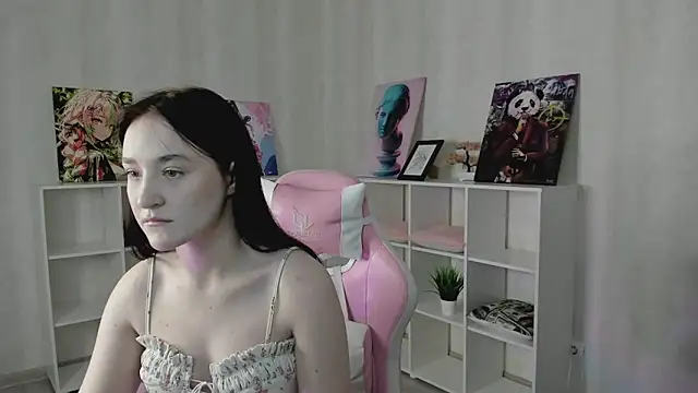 LexiVale online show from February 11, 8:58 am