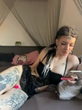 demonLamia online show from May 23, 5:23 pm