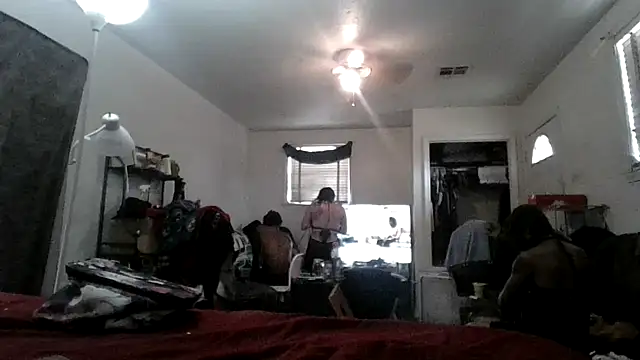 Snapshot of LadySn0w26 chatting on July 28, 8:52 pm LadySn0w26 online show from July 28, 8:52 pm