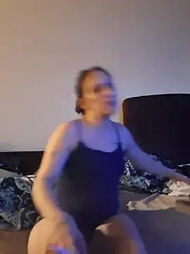 LadySn0w26 online show from April 8, 12:34 am