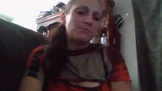 Snapshot of LadySn0w26 chatting on July 2, 10:16 pm LadySn0w26 online show from July 2, 10:16 pm