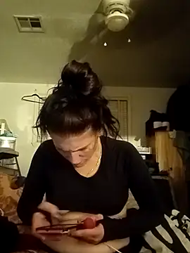 Snapshot of LadySn0w26 chatting on May 6, 2:26 am LadySn0w26 online show from May 6, 2:26 am