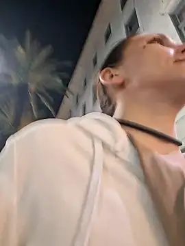 LadySn0w26 online show from April 6, 5:30 am