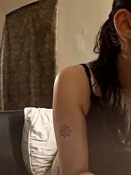 LadySn0w26 online show from April 11, 2:30 am