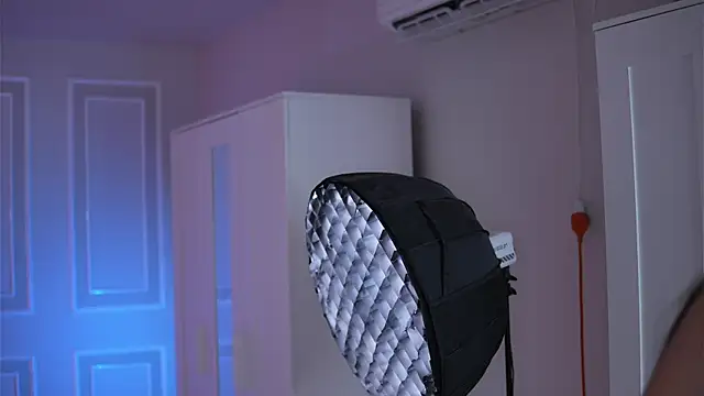 SammiMonroe online show from April 7, 4:14 am