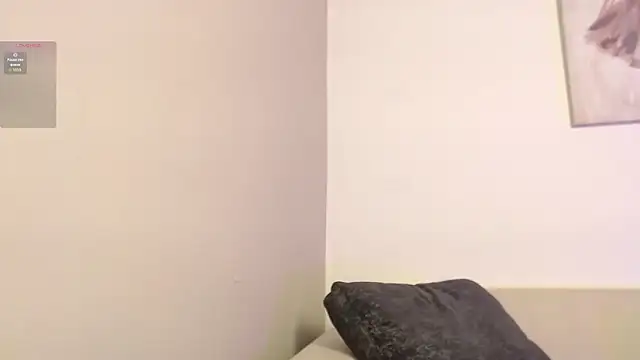 chloe peach  online show from April 9, 12:00 pm