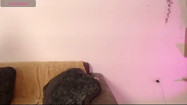 Snapshot of chloe_peach_ chatting on June 3, 12:39 pm chloe peach online show from June 3, 12:39 pm
