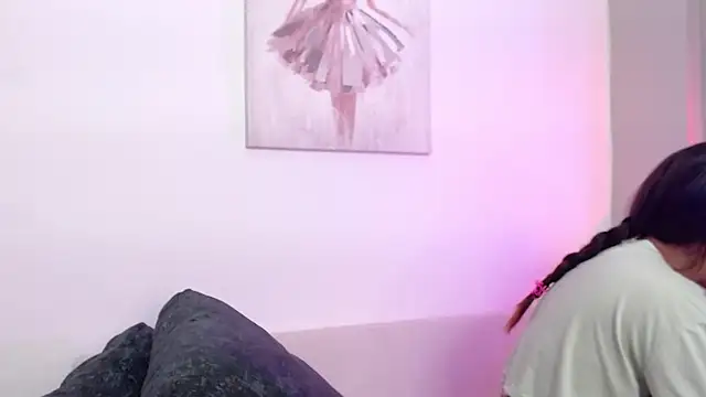 chloe peach  online show from January 17, 12:31 pm