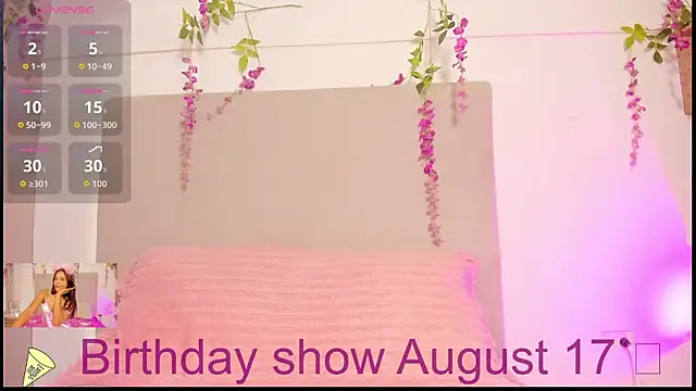 Snapshot of chloe_peach_ chatting on July 21, 12:28 pm chloe peach online show from July 21, 12:28 pm