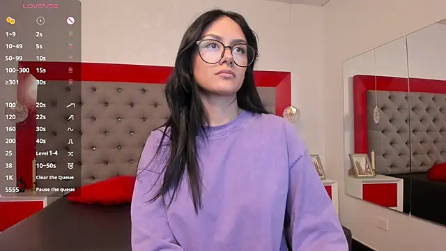 NiccolleHall online show from February 10, 1:10 pm