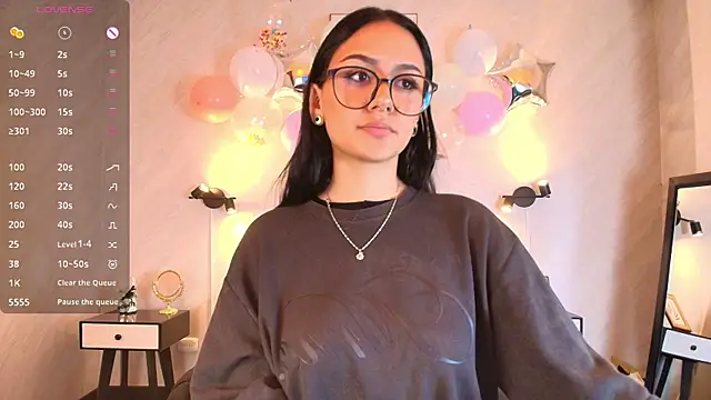 NiccolleHall online show from February 19, 1:41 pm