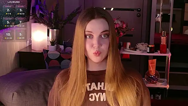 bratwifelina online show from April 3, 10:00 am