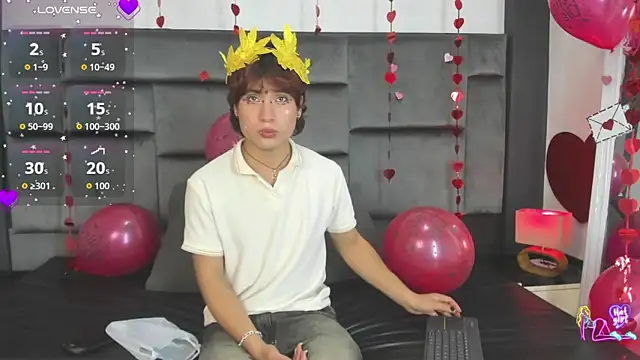 Snapshot of Liam_Grant chatting on February 14, 7:03 pm Liam Grant online show from February 14, 7:03 pm