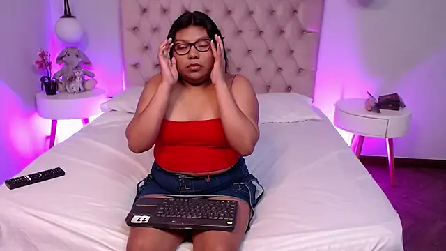 Snapshot of Kiri_Black_ chatting on January 17, 3:21 am Kiri Black online show from January 17, 3:21 am