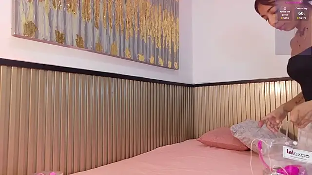 Scarlet Vixen  online show from February 25, 1:11 pm