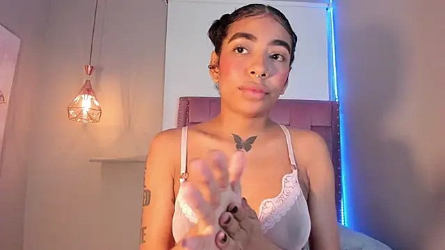 Scarlet Vixen  online show from March 31, 12:40 pm