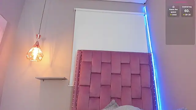 Scarlet Vixen  online show from March 10, 12:42 pm