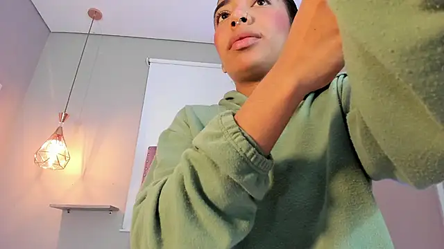 Scarlet Vixen  online show from March 13, 12:43 pm