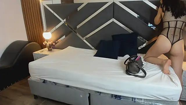 Ambarross  online show from March 5, 1:08 pm