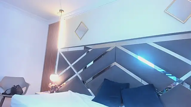 Snapshot of Ambarross_ chatting on February 27, 2:06 pm Ambarross online show from February 27, 2:06 pm