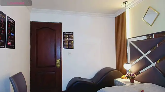 Snapshot of Ambarross_ chatting on June 22, 2:03 pm Ambarross online show from June 22, 2:03 pm