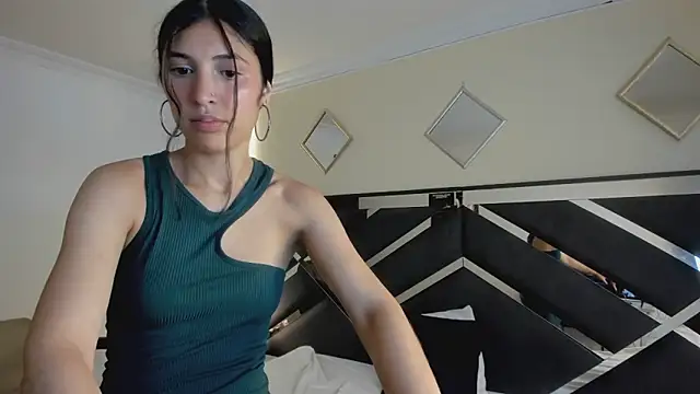 Ambarross  online show from April 9, 1:50 pm