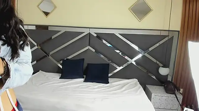 Snapshot of Ambarross_ chatting on February 28, 2:06 pm Ambarross online show from February 28, 2:06 pm