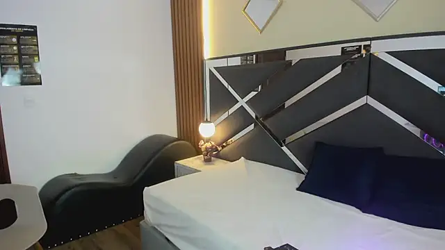 Ambarross  online show from March 14, 1:17 pm