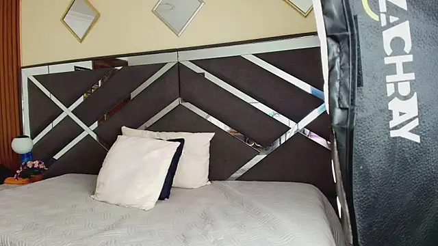 Snapshot of Ambarross_ chatting on June 16, 2:28 pm Ambarross online show from June 16, 2:28 pm