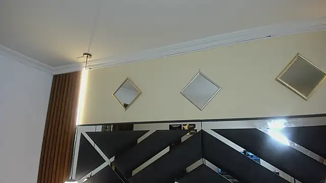 Ambarross  online show from April 11, 1:37 pm