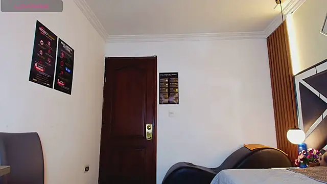 Snapshot of Ambarross_ chatting on July 4, 1:37 pm Ambarross online show from July 4, 1:37 pm