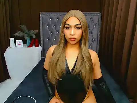 Snapshot of Clea_Moore chatting on February 25, 6:35 am Clea Moore online show from February 25, 6:35 am