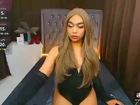 Snapshot of Clea_Moore chatting on February 26, 5:18 am Clea Moore online show from February 26, 5:18 am