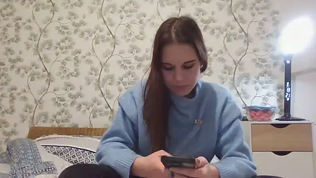 Snapshot of NyraLuna chatting on February 4, 8:59 pm NyraLuna online show from February 4, 8:59 pm