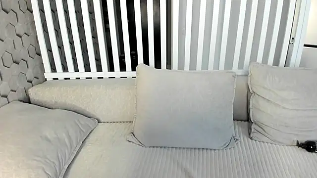 caelestisss online show from March 8, 1:55 am