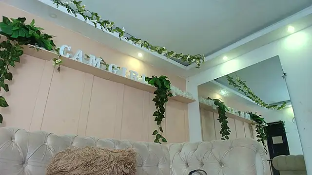 sofia laverde online show from April 12, 5:05 pm