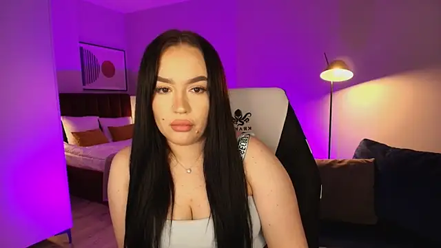 tinafox  online show from February 3, 3:50 pm