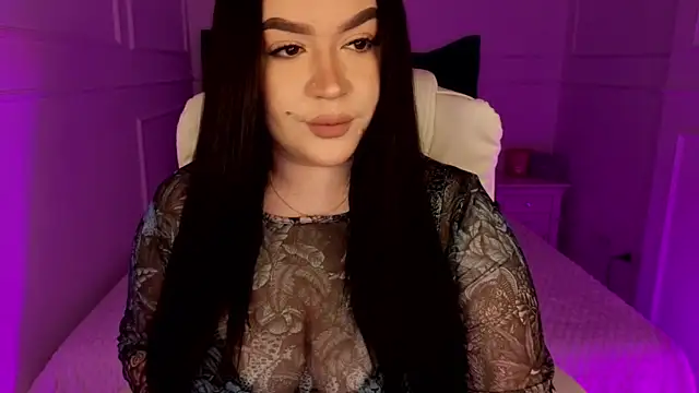 tinafox  online show from April 11, 7:05 am