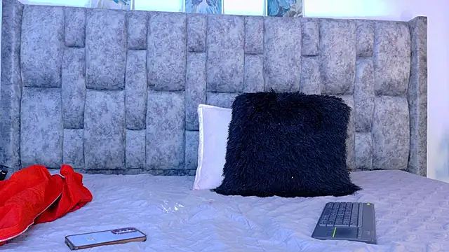 samirths boy  online show from February 6, 7:10 pm