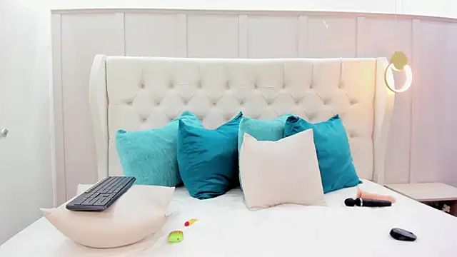 sweet shanaia online show from May 23, 6:51 pm
