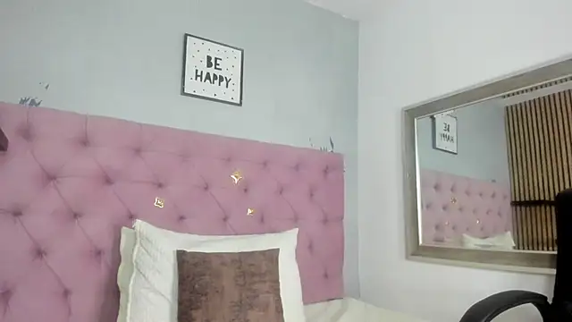 Snapshot of amber__moon1 chatting on January 17, 7:17 pm amber moon1 online show from January 17, 7:17 pm