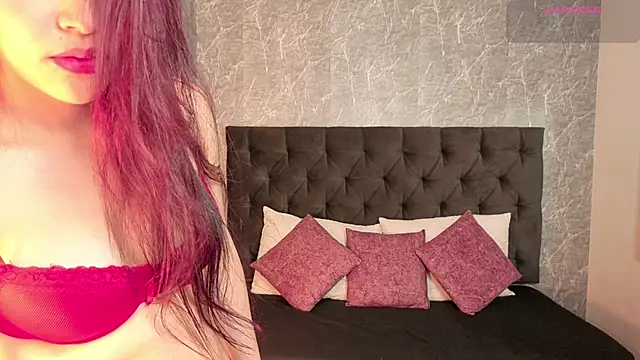 Snapshot of amber__moon1 chatting on February 4, 7:31 pm amber moon1 online show from February 4, 7:31 pm