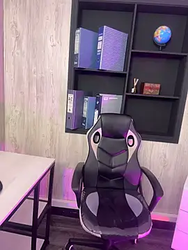 elodie rouge online show from March 5, 1:35 am