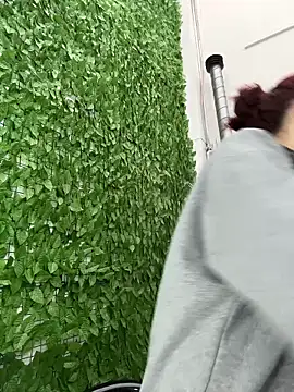 elodie rouge online show from April 4, 11:50 am