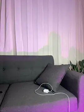 elodie rouge online show from May 15, 11:41 am