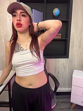 elodie rouge online show from March 6, 12:44 pm