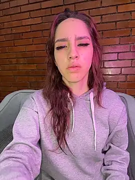elodie rouge online show from June 16, 11:54 am